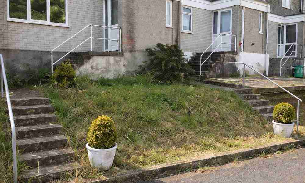 Landlord Garden Maintenance Plymouth - Front Lawn - Jackson Landscaping Ltd