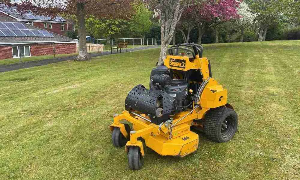 Lawn Care Plymouth - Mower - Jackson Landscaping Ltd