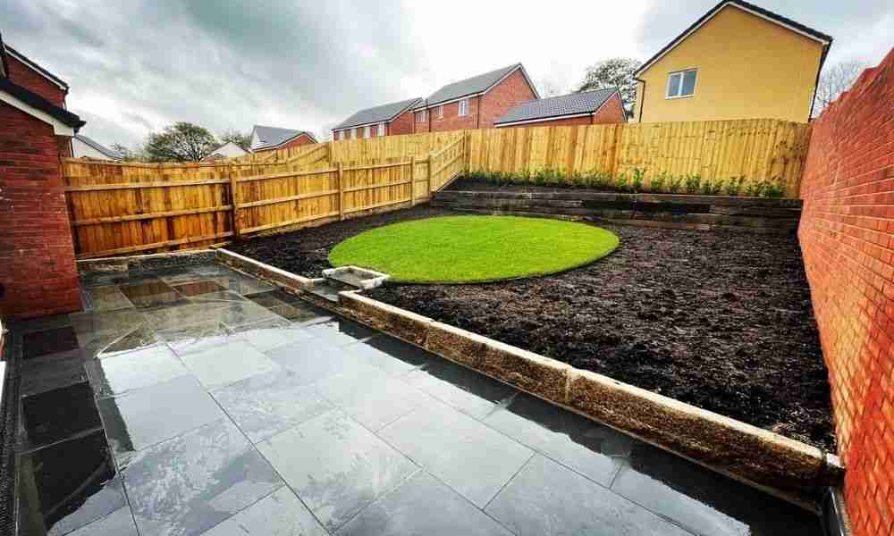 Gardeners Ivybridge - Turf, Patio and Wall - Jackson Landscaping Ltd